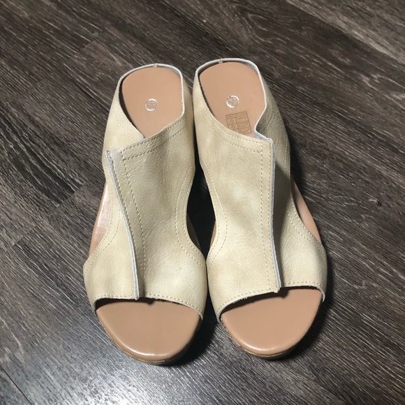 Beige Studded Cork Wedge Sandals Size 8 - Picture 5 of 8